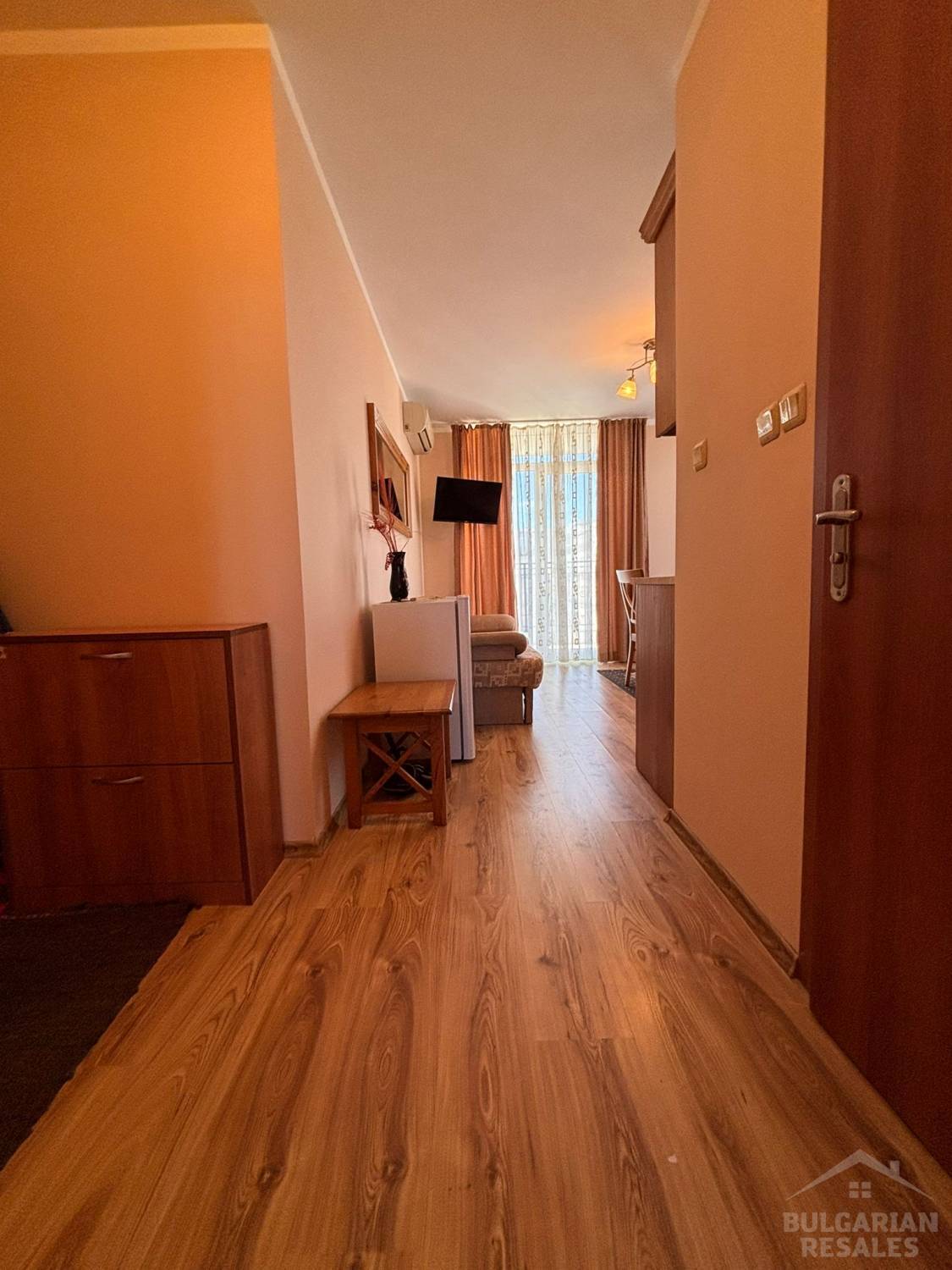 Покупайте апартамент с видом на бассейн в комплексе 