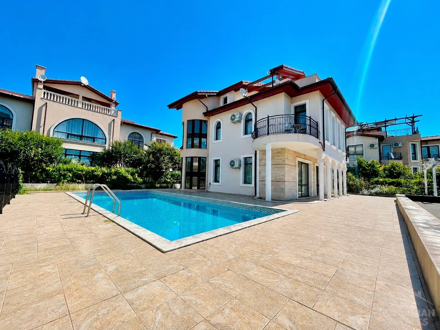 Villa for family holidays by the sea ID: 5560 - Photo 1