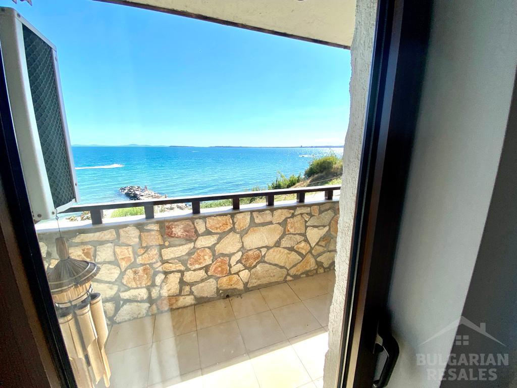 A beachfront property in a complex with beautiful grounds ID: 2917 - Photo 2