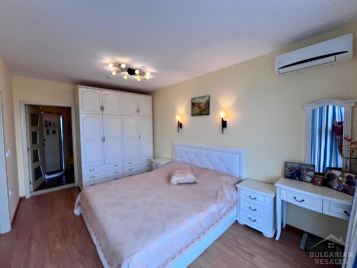 Первая линия! Апартамент в комплексе 