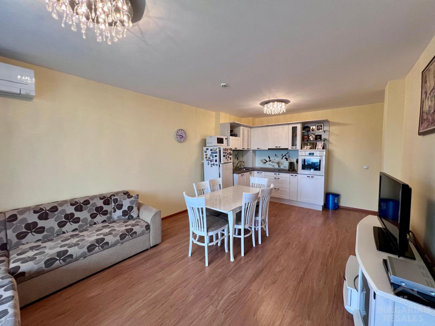 Первая линия! Апартамент в комплексе 