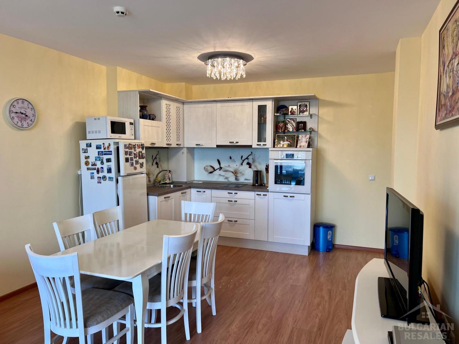 Первая линия! Апартамент в комплексе 