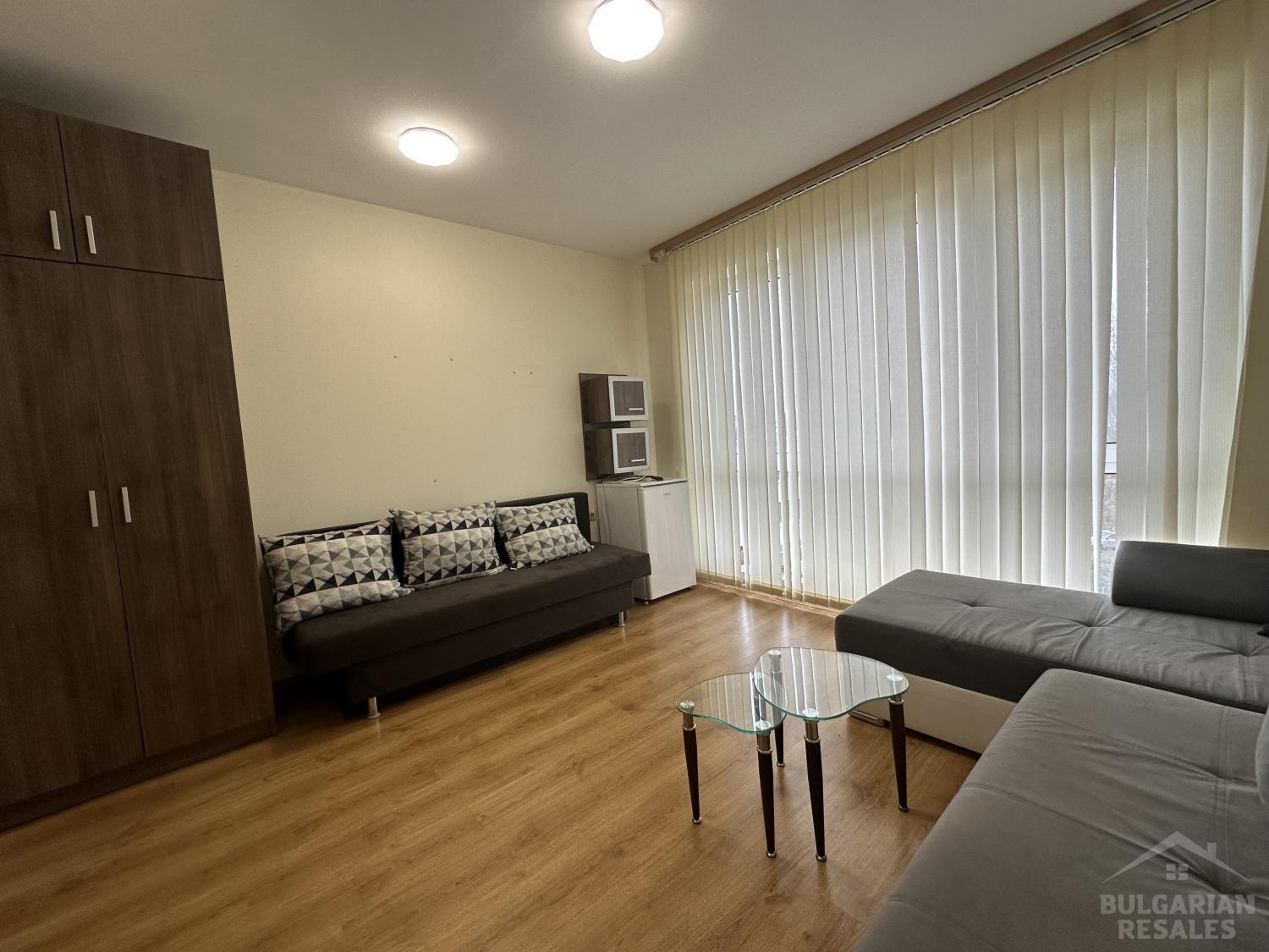 Priestranný byt v centre strediska, bez balkóna ID: 3977 - Фото1