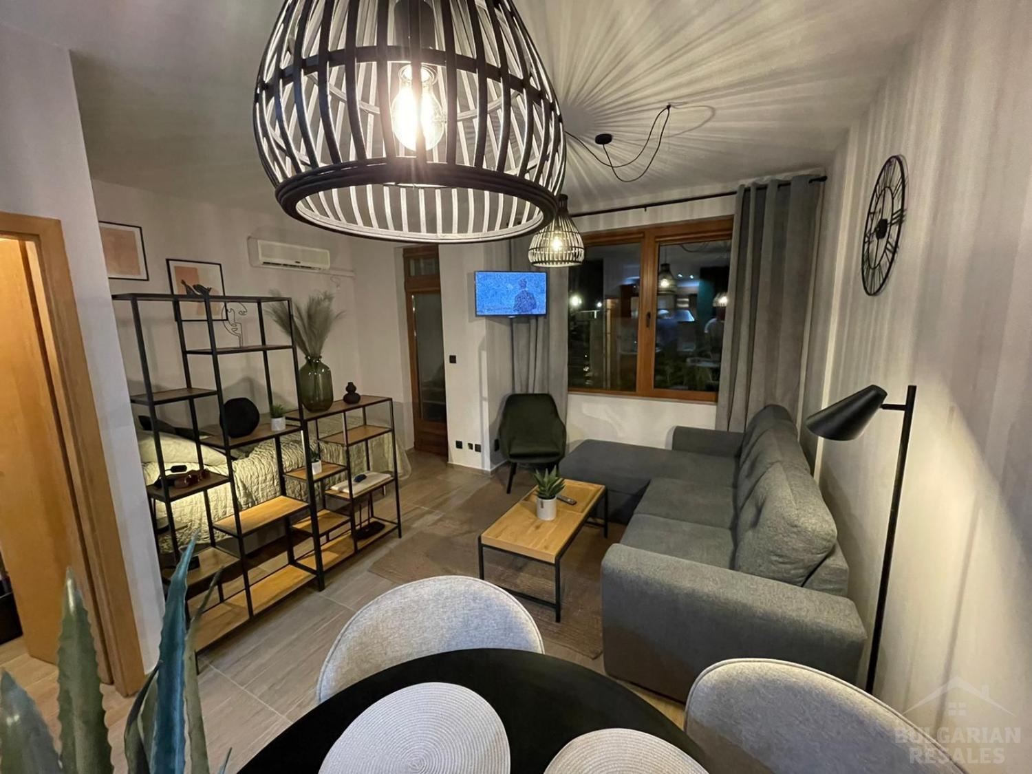 Дизайнерско студио в комплекса на първа линия ID: 4760 - Снимка 1