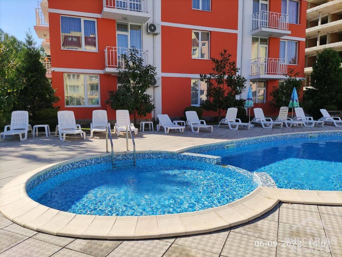 Студия в семейном комплексе с бассейном, курорт Солнечный берег ID: 6088 - Фото 1