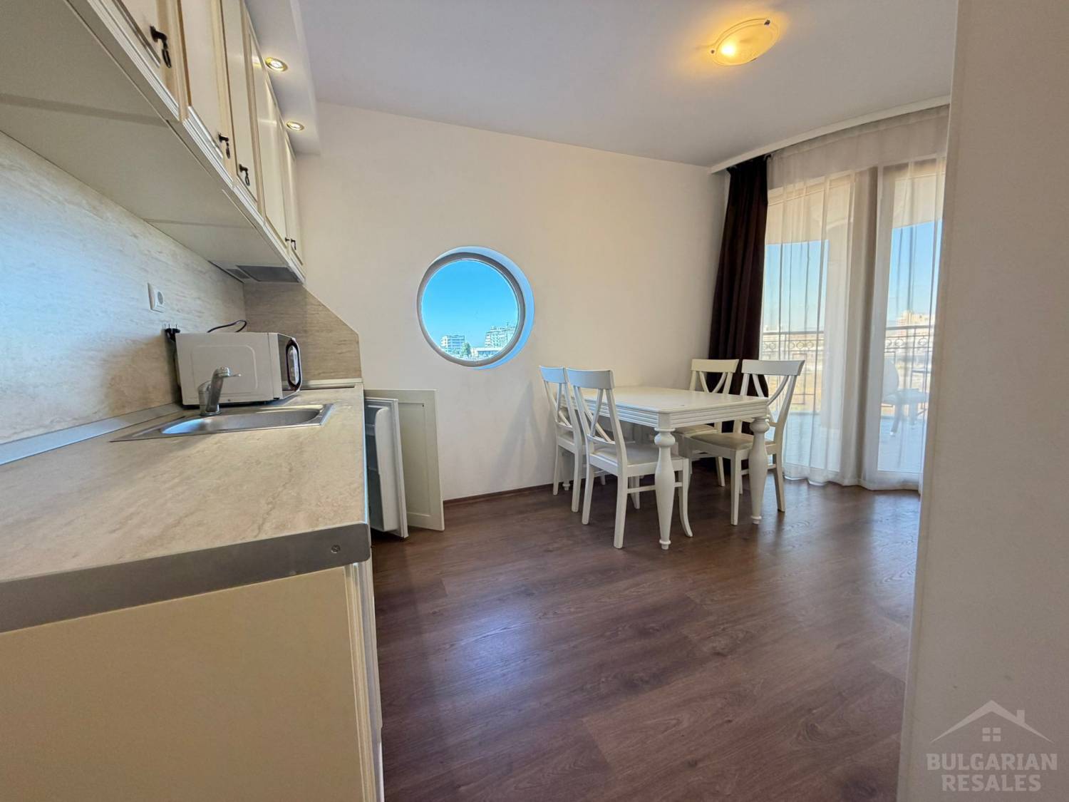 Exkluzívne! Prvá línia a nádherný výhľad z okna! ID: 5359 - Фото4