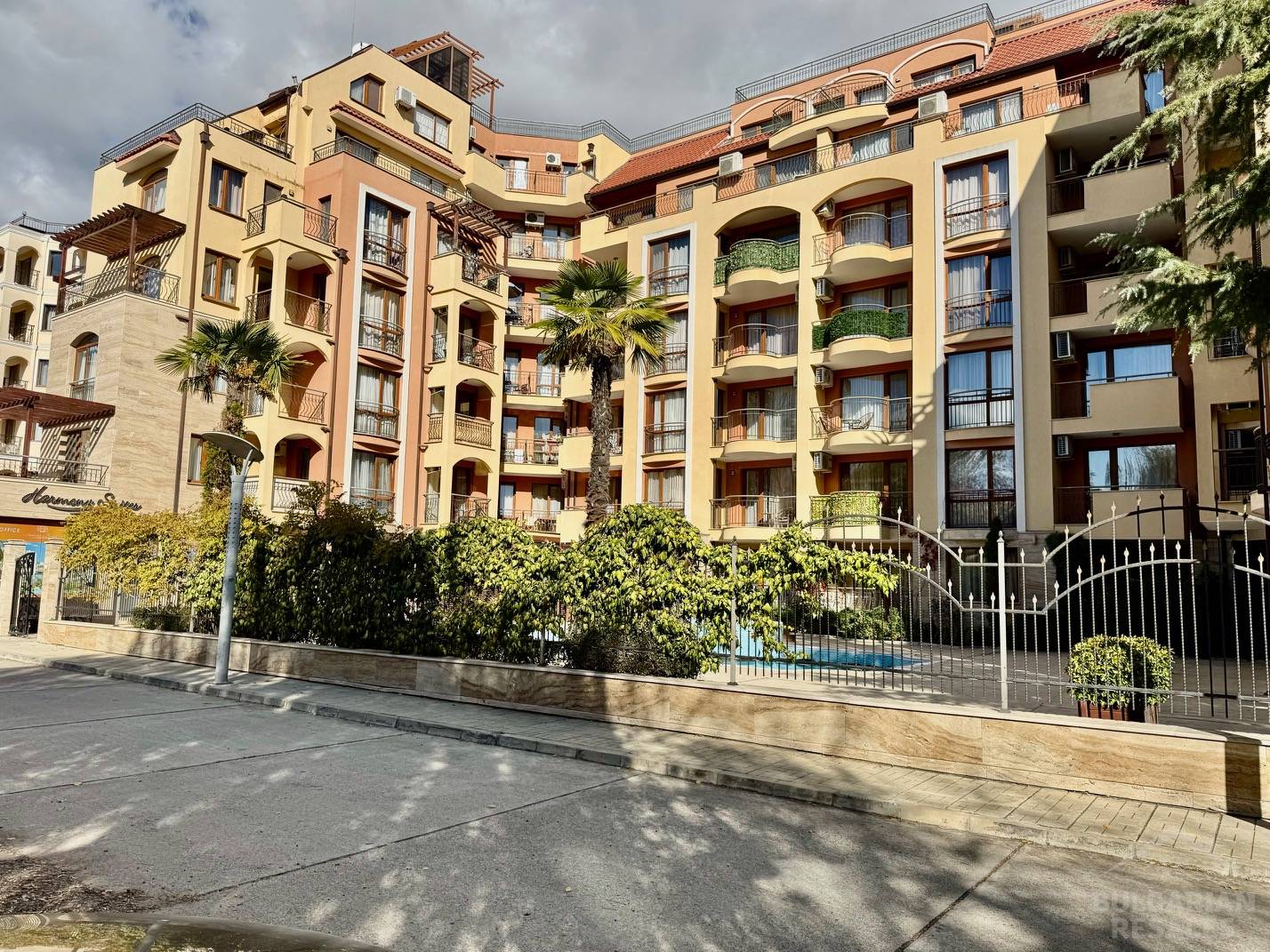 Апартамент с 1 спальней и видом на бассейн, комплекс 