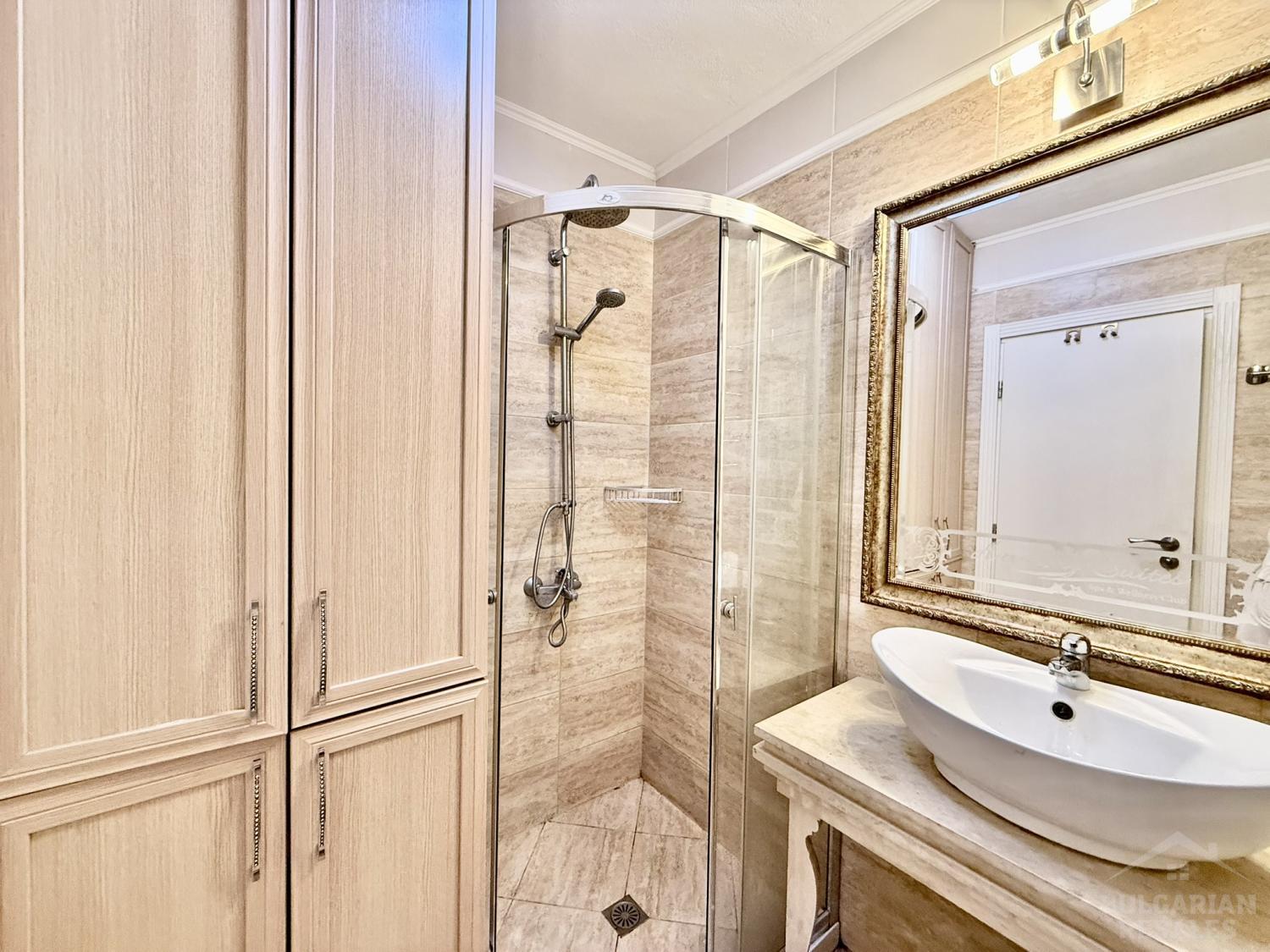 Dwupoziomowy apartament w luksusowym kompleksie 