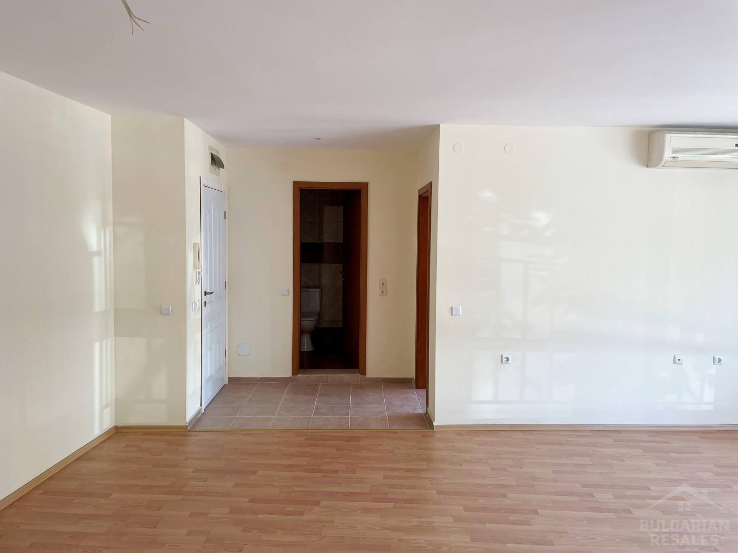 New unfurnished apartment 50 meters from the sea in a super area ID: 3217 - Photo 6