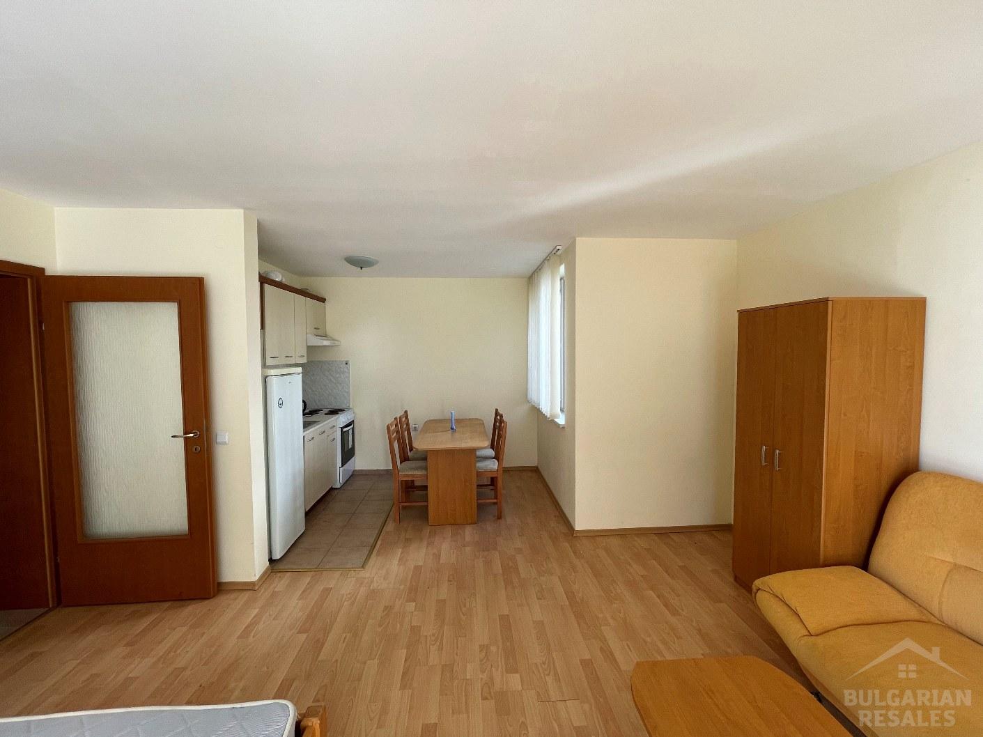 Mieszkanie z jedną sypialnią z bocznym widokiem na morze na pierwszej linii w St. Vlas ID: 3214 - Фото9