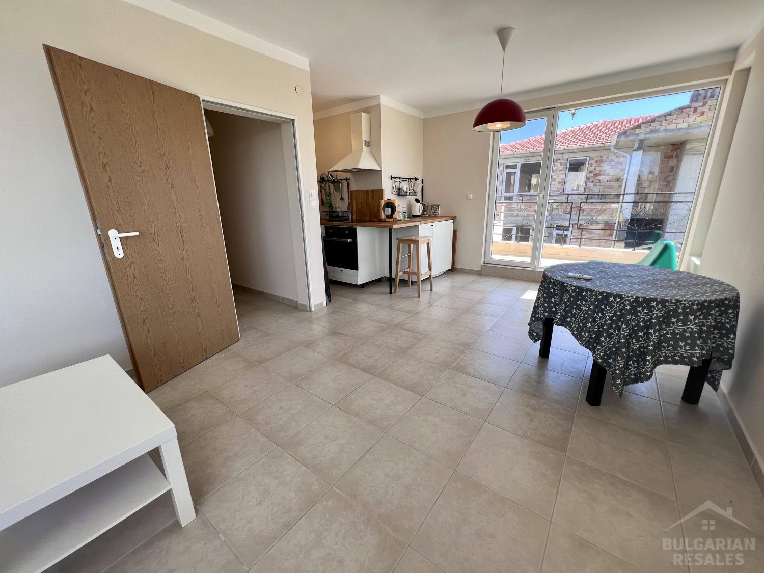 Быстрая продажа! Квартира в Поморие с двумя спальнями ID: 3061 - Фото 2