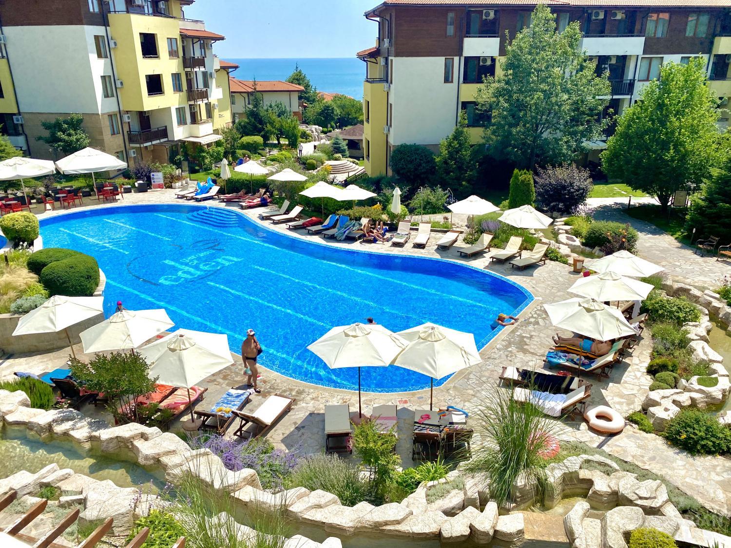 Продажа трехкомнатной квартиры в комплексе 