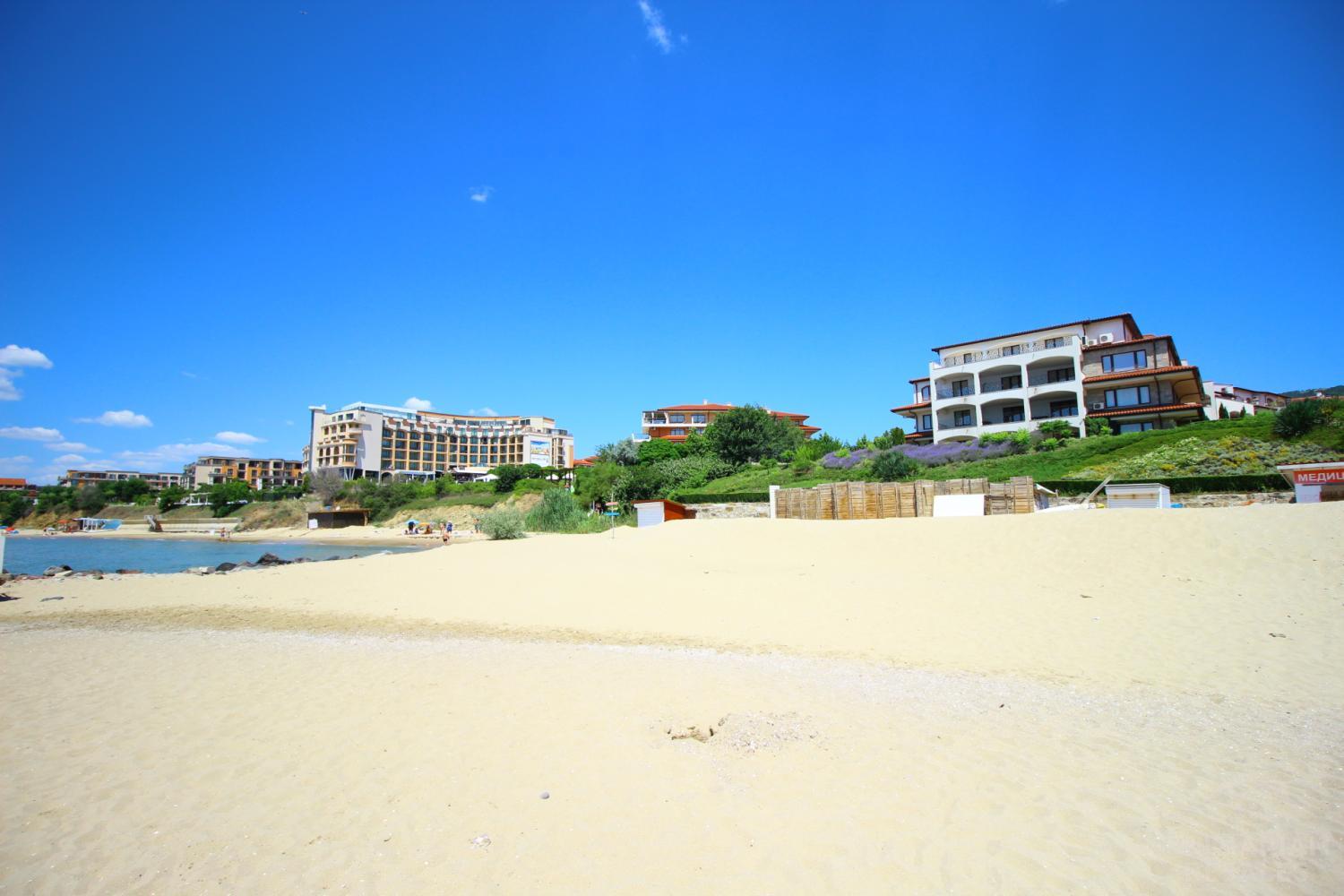 Намален! Просторен апартамент вкомплекс до морето ID: 2882 - Снимка 15