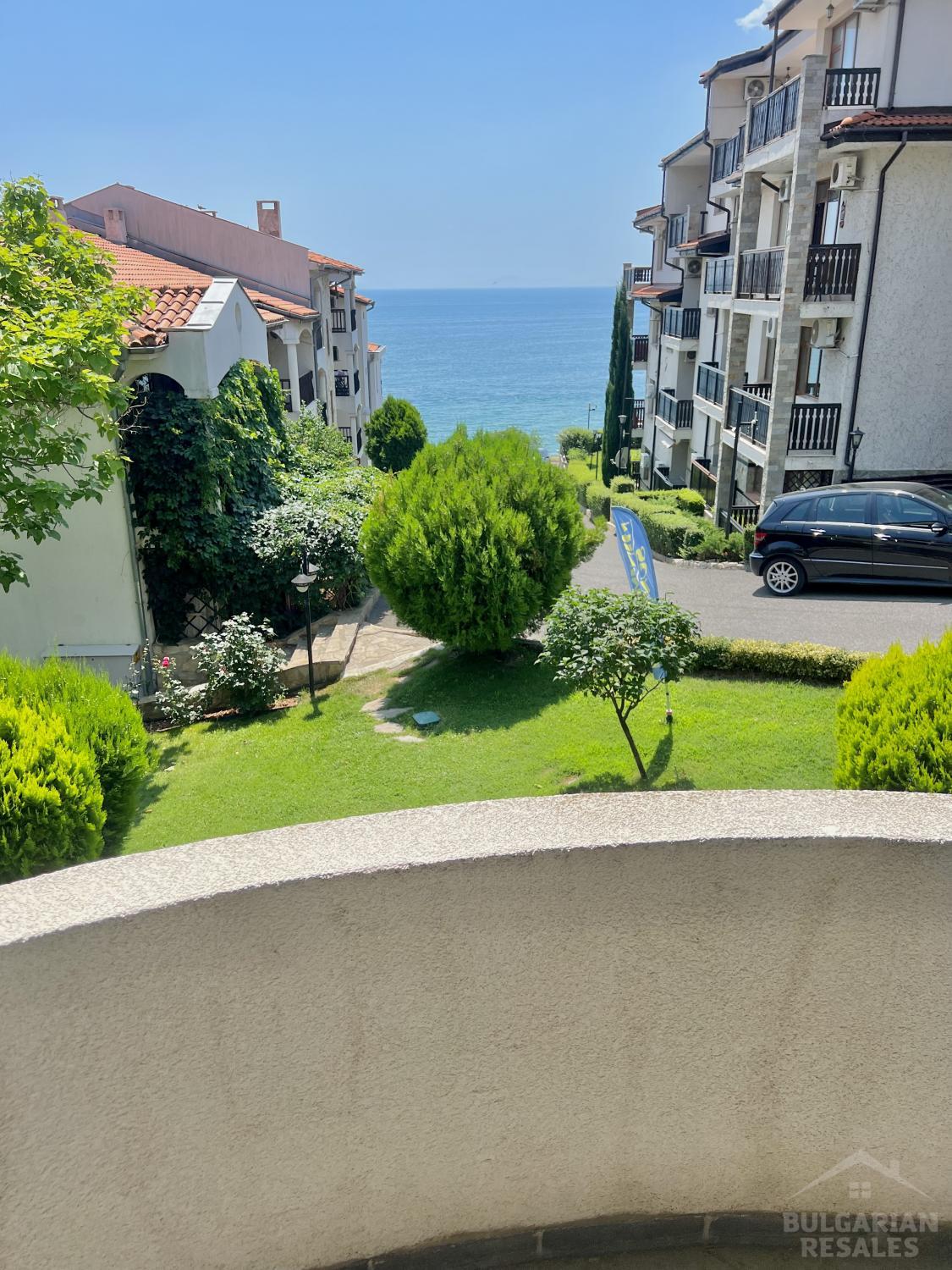 Flat in a closed complex on the first line ID: 4052 - Photo 6