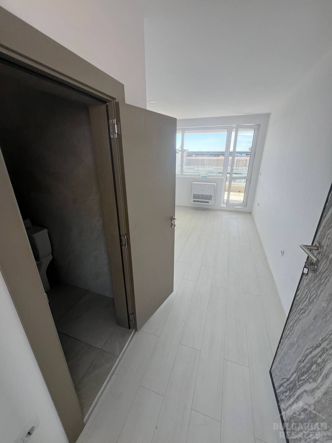 Kawalerka z widokiem na basen w prestiżowym nowym budynku w Słonecznym Brzegu ID: 6213 - Фото6