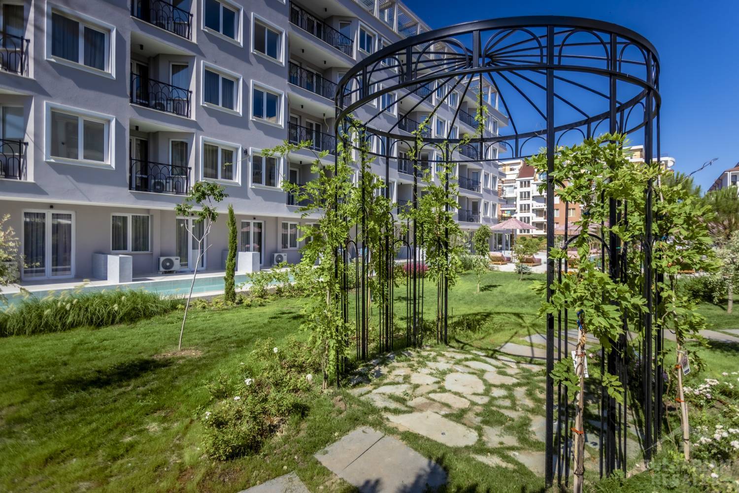 Kawalerka z widokiem na basen w prestiżowym nowym budynku w Słonecznym Brzegu ID: 6213 - Фото11