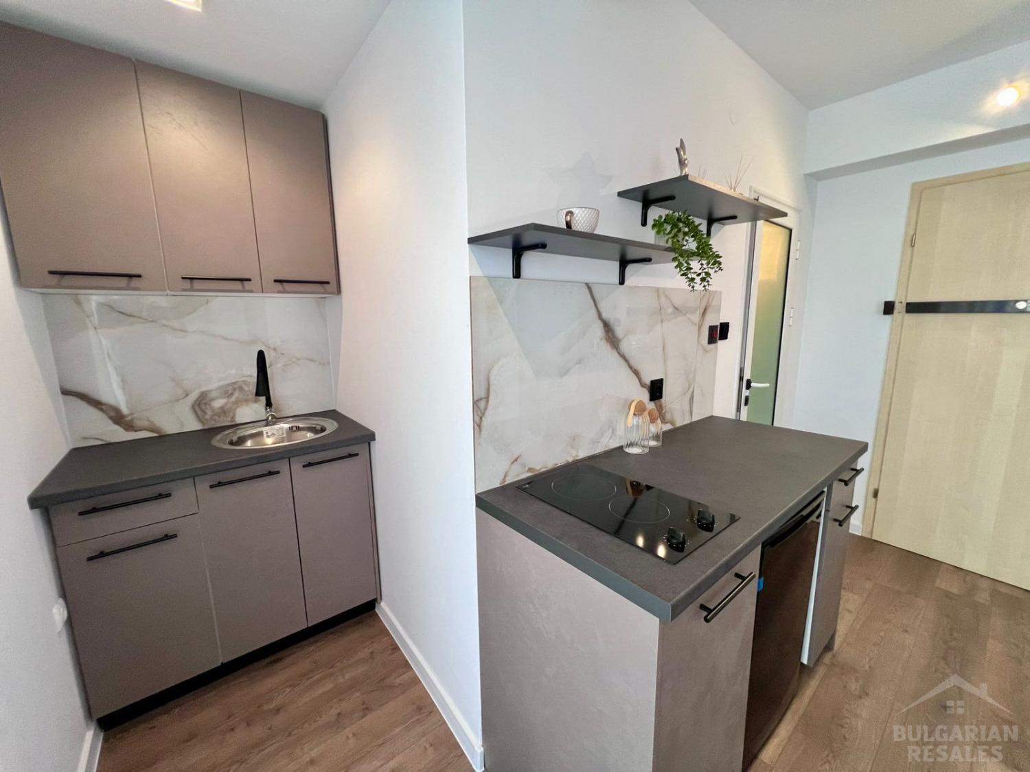 Изглед към басейна и добър ремонт - апартамент в „Kamelia Garden“ ID: 5204 - Снимка 5