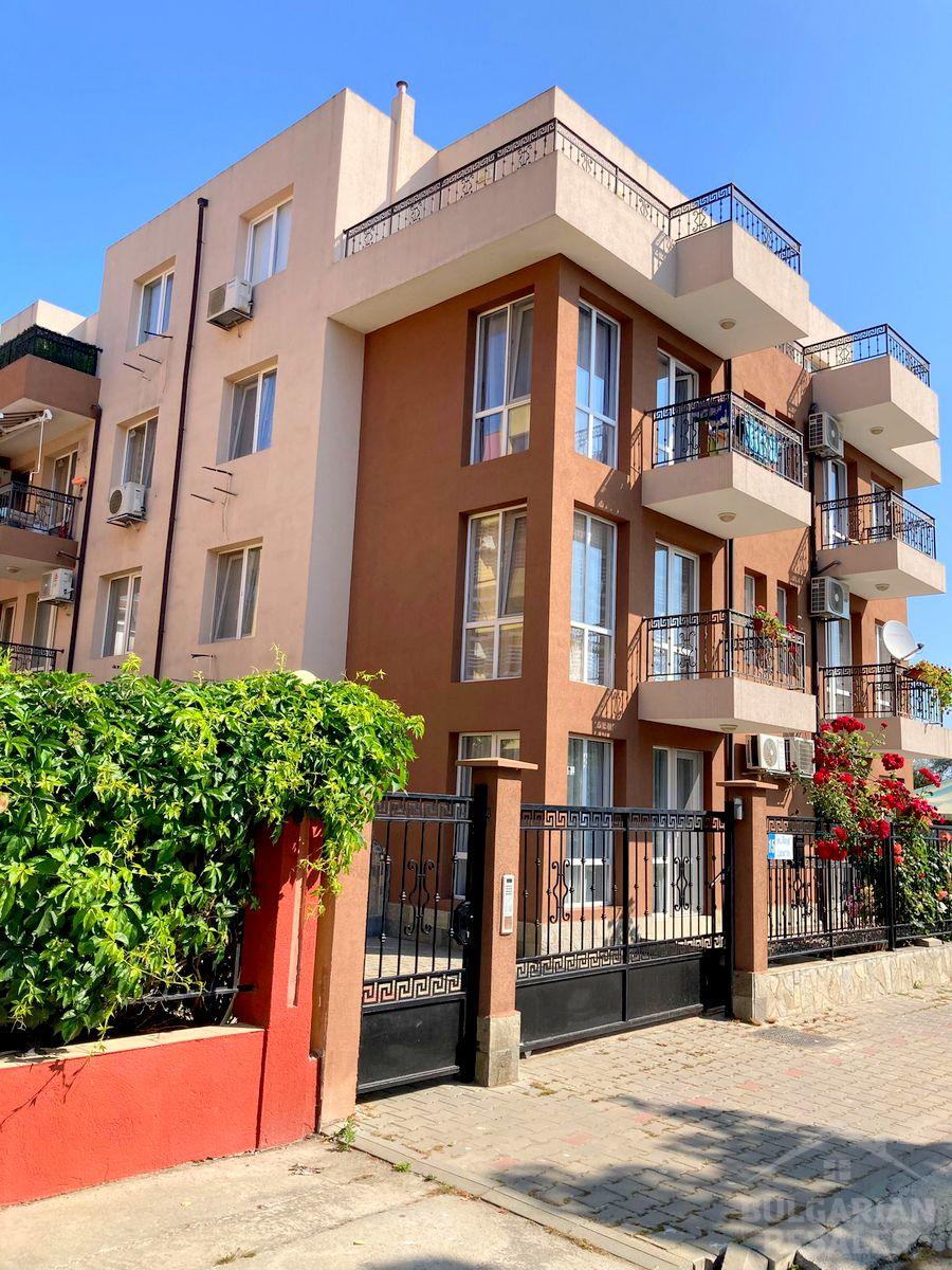 Апартамент в жилищна сграда на 200 м от плажа ID: 5372 - Снимка 1