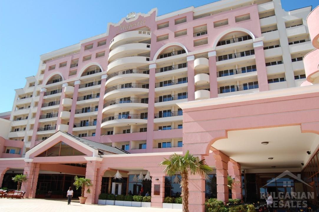 Первая линия! Комплекс с огромной территорией ID: 3874 - Фото 12