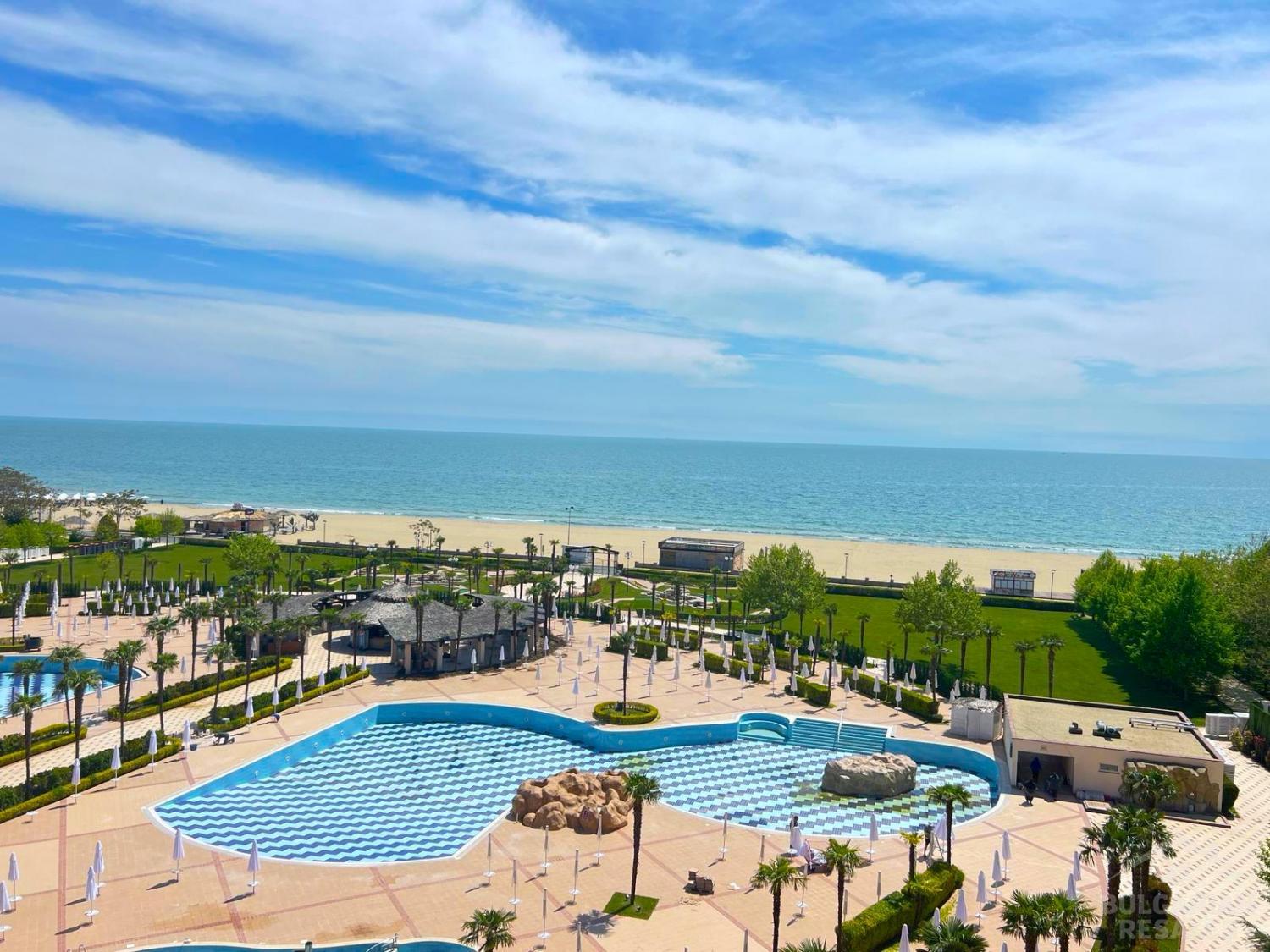 Spectacular apartment in the Majestic complex right on the beach ID: 5761 - Photo 1