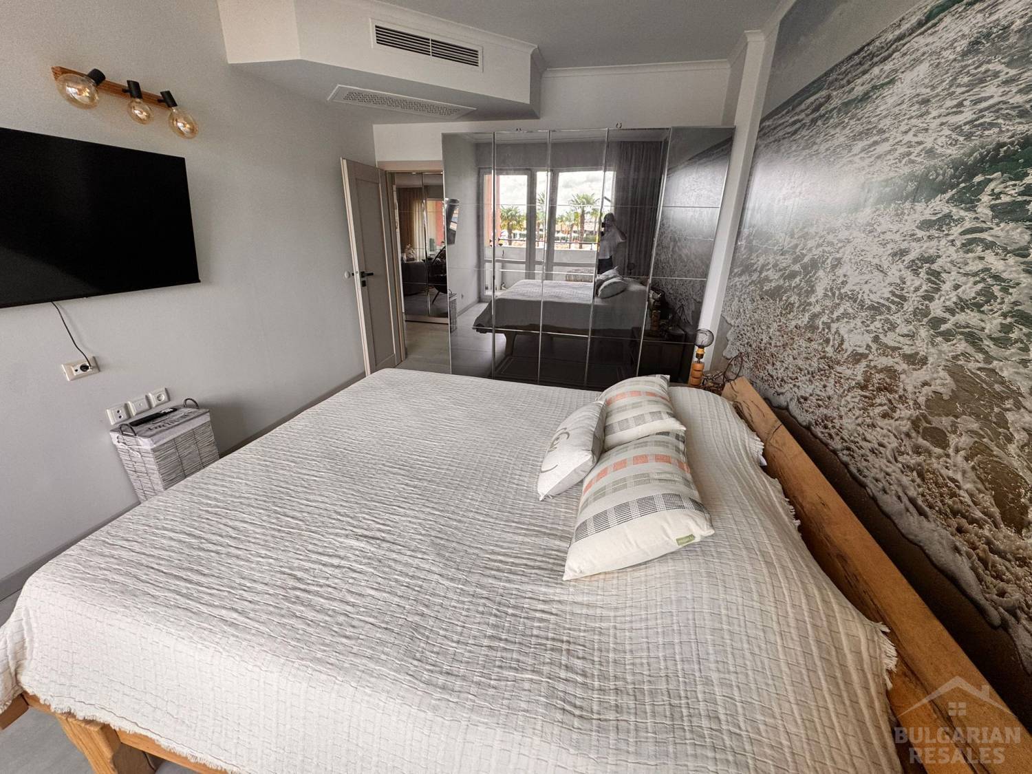 Beachfront, “Majestic Beach Resort” complex, apartment with designer interiors ID: 6090 - Photo 11