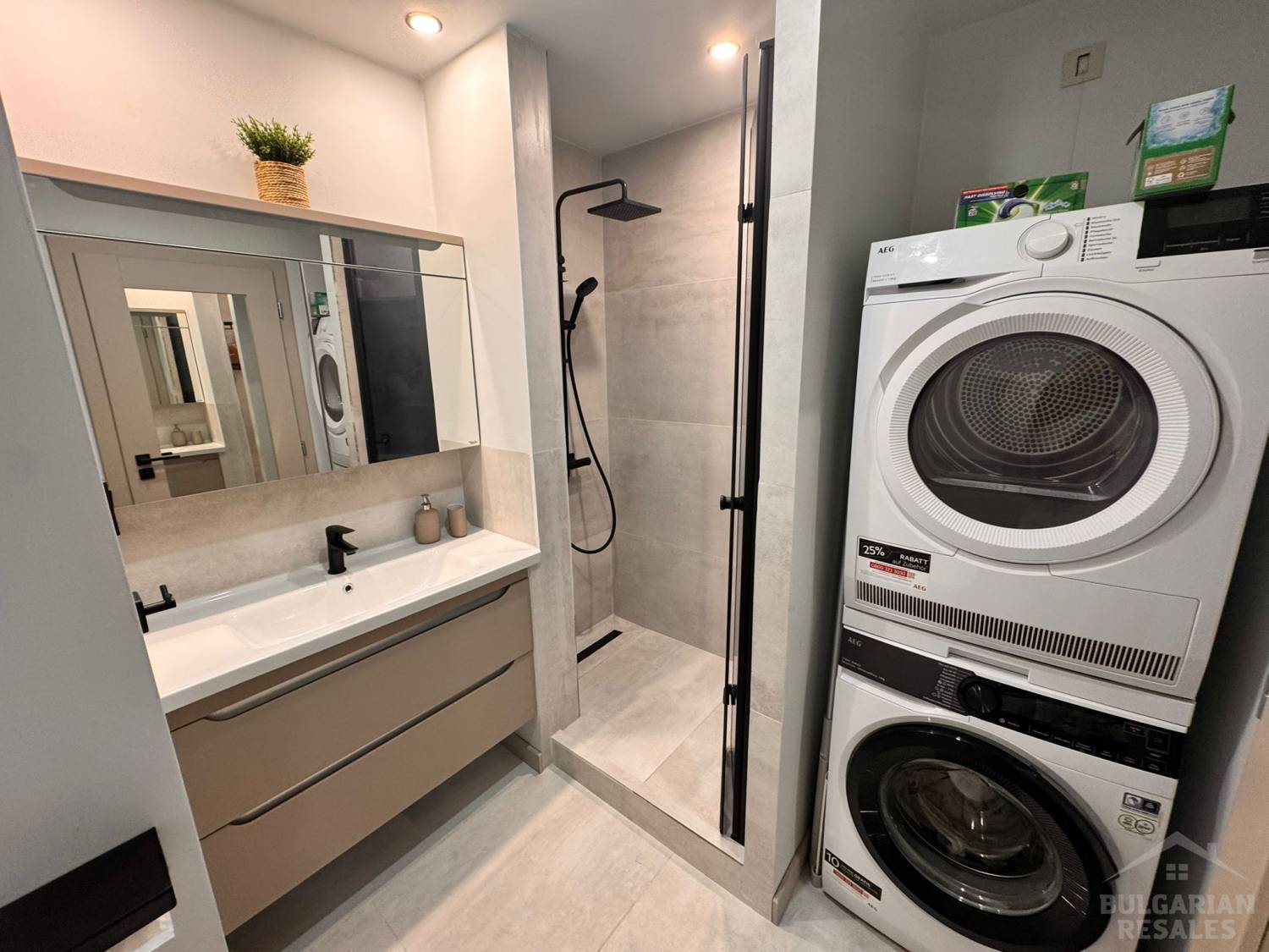 Beachfront, “Majestic Beach Resort” complex, apartment with designer interiors ID: 6090 - Photo 16