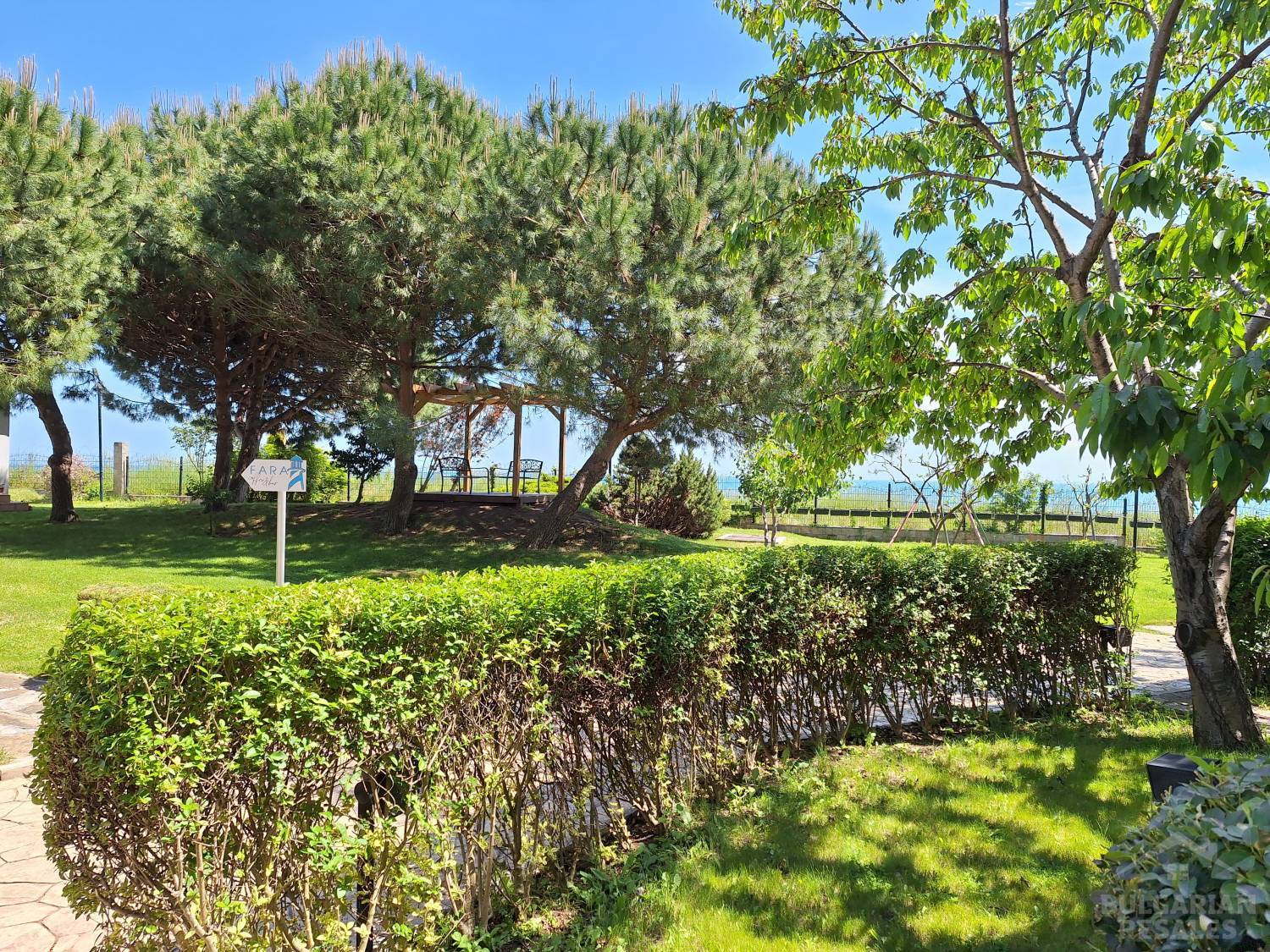 Первая линия! Апартамент с мебелью в комплексе 