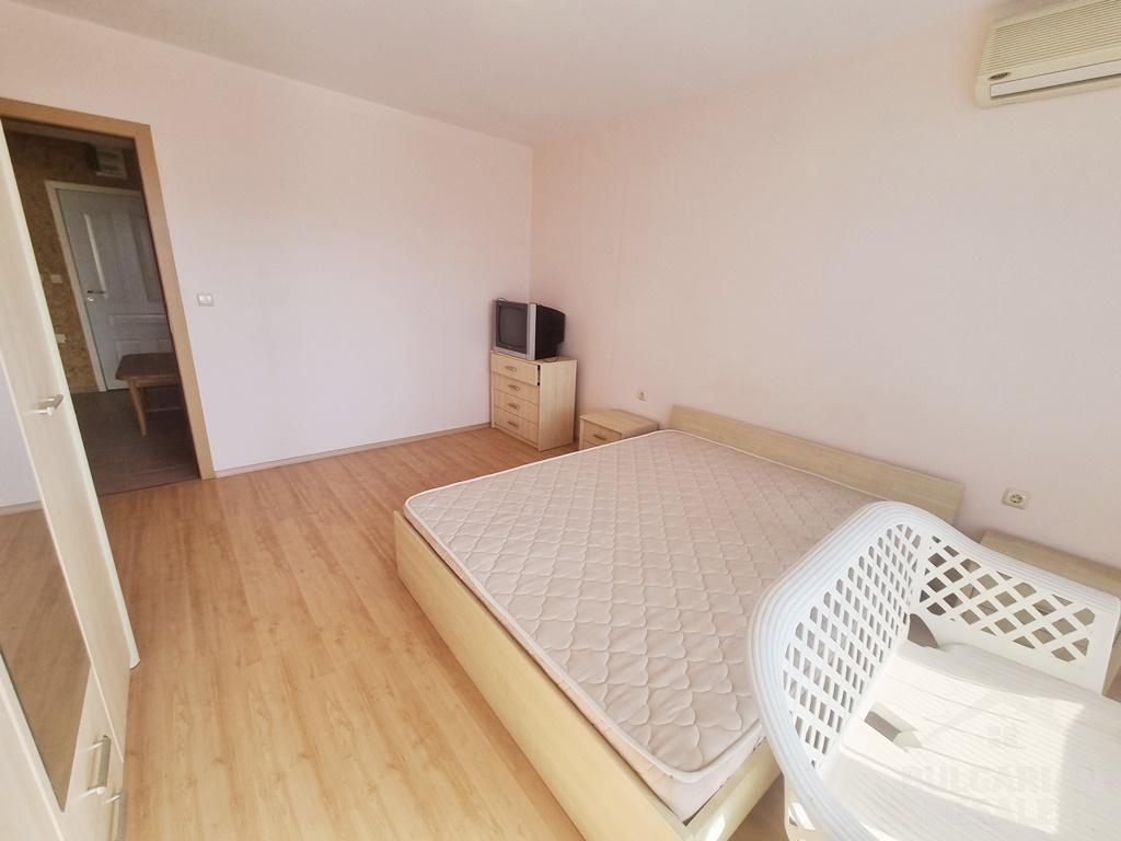 Изглед към басейна! Имот на първа линия в Елените ID: 5461 - Снимка 12