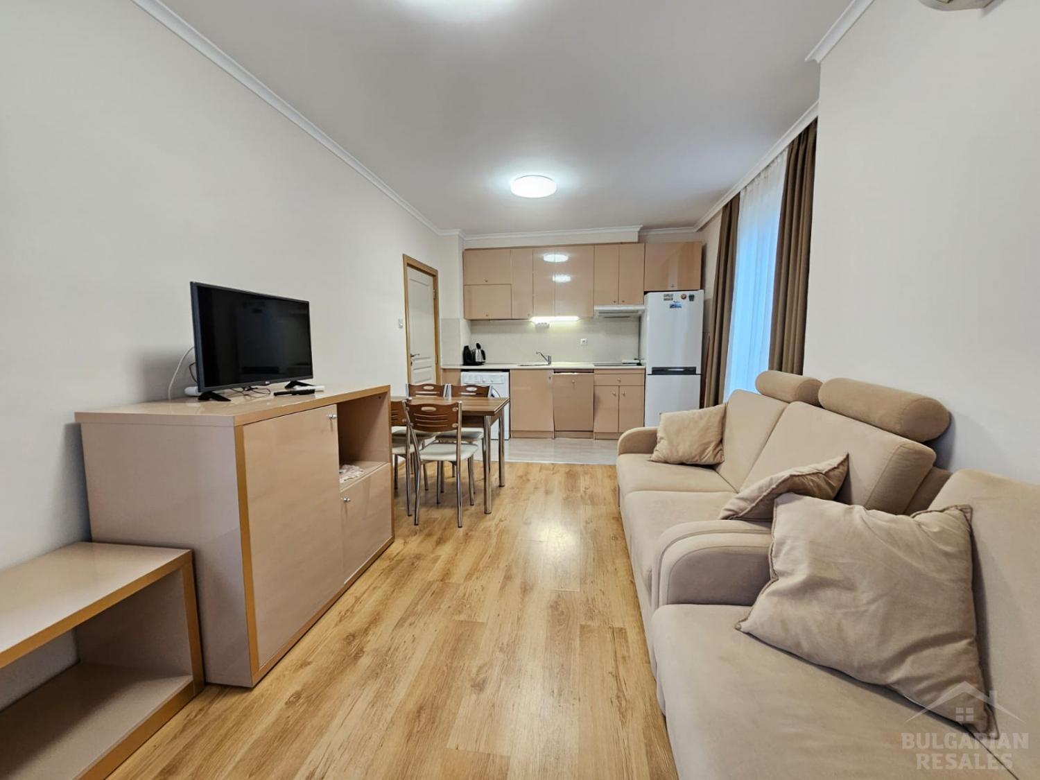 Priestranný a útulný: dvojizbový byt s výhľadom na bazén  ID: 4715 - Фото4