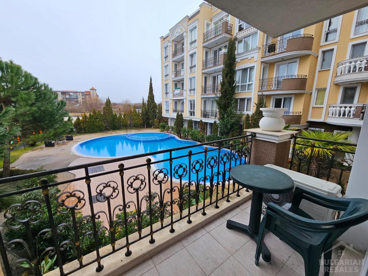 Просторен и уютен: апартамент с две спални и изглед към басейна  ID: 4715 - Снимка 1