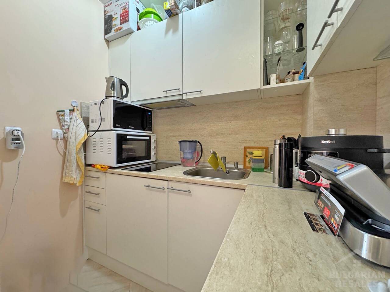 Студия с отдельной кухонной зоной в комплексе 