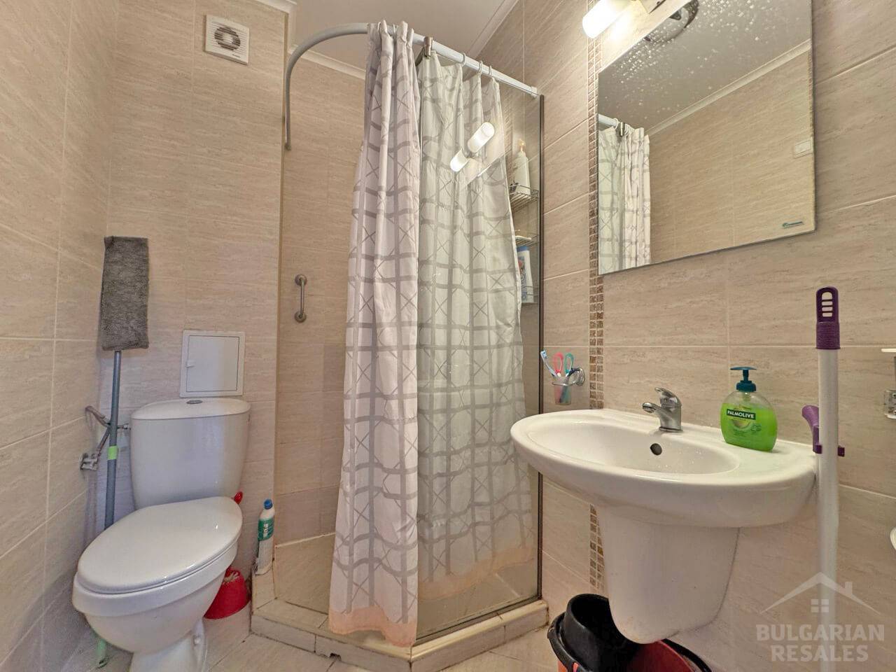 Студия с отдельной кухонной зоной в комплексе 