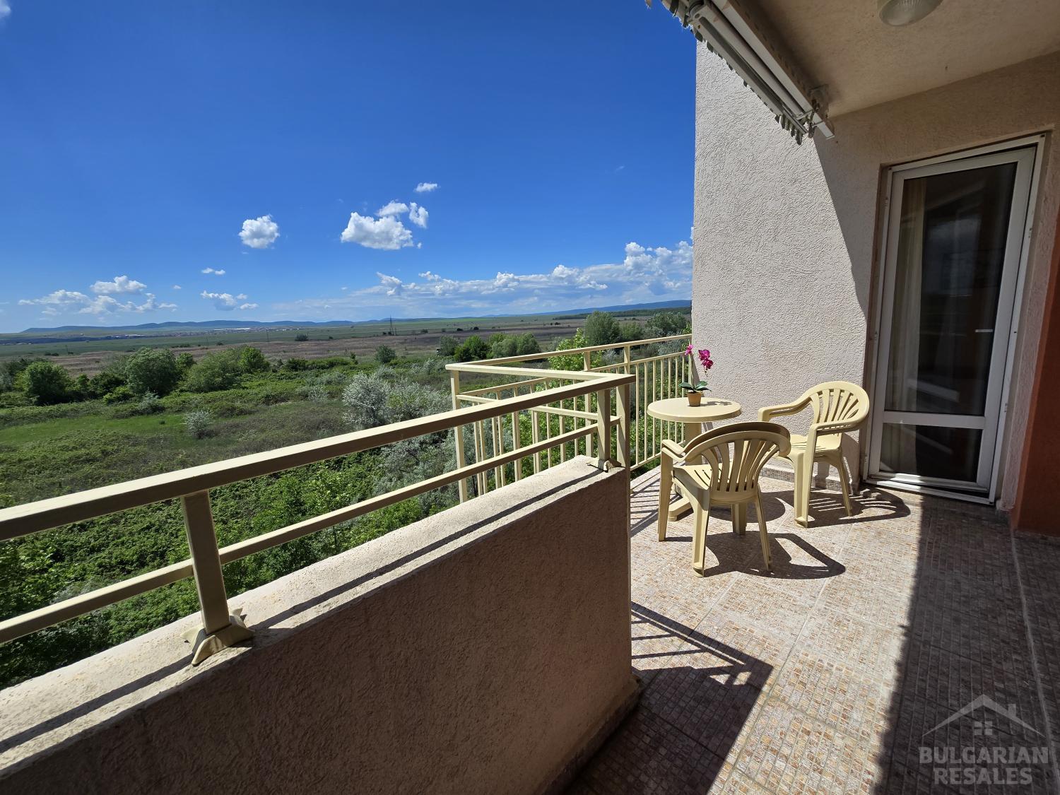 Светлая квартира с мебелью в 