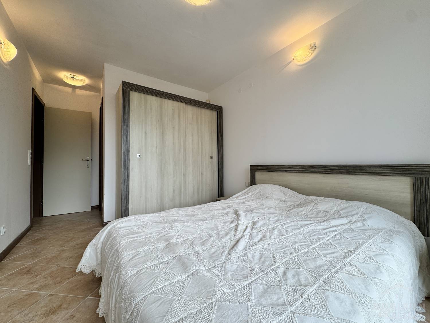 Priamo pri mori! Dvojizbový apartmán v komplexe s krásnym zeleným areálom v Lozeneci ID: 6113 - Фото6