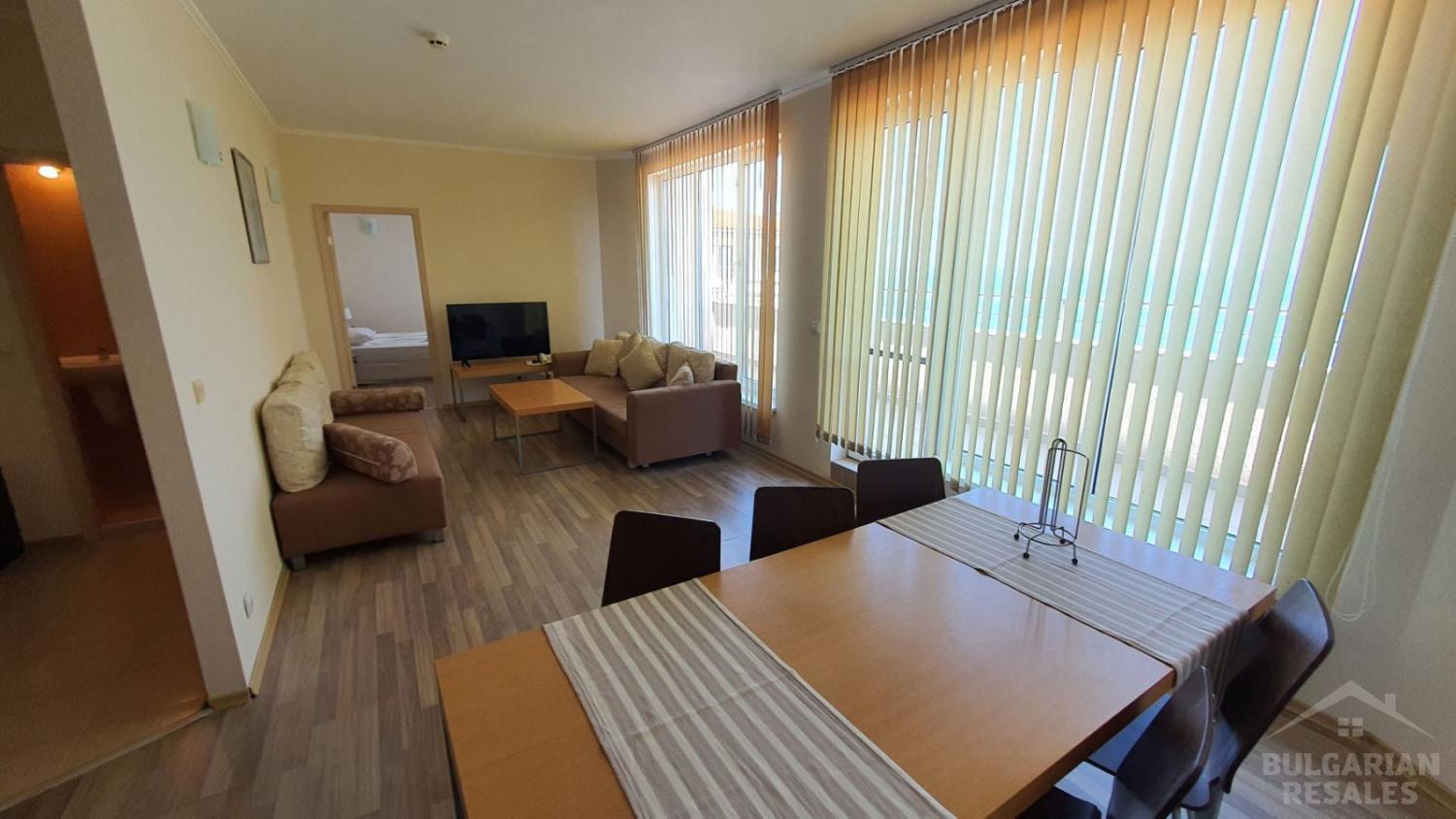 Апартамент с две спални на първа линия на брега на морето! Супер инвестиция! ID: 3917 - Снимка 3