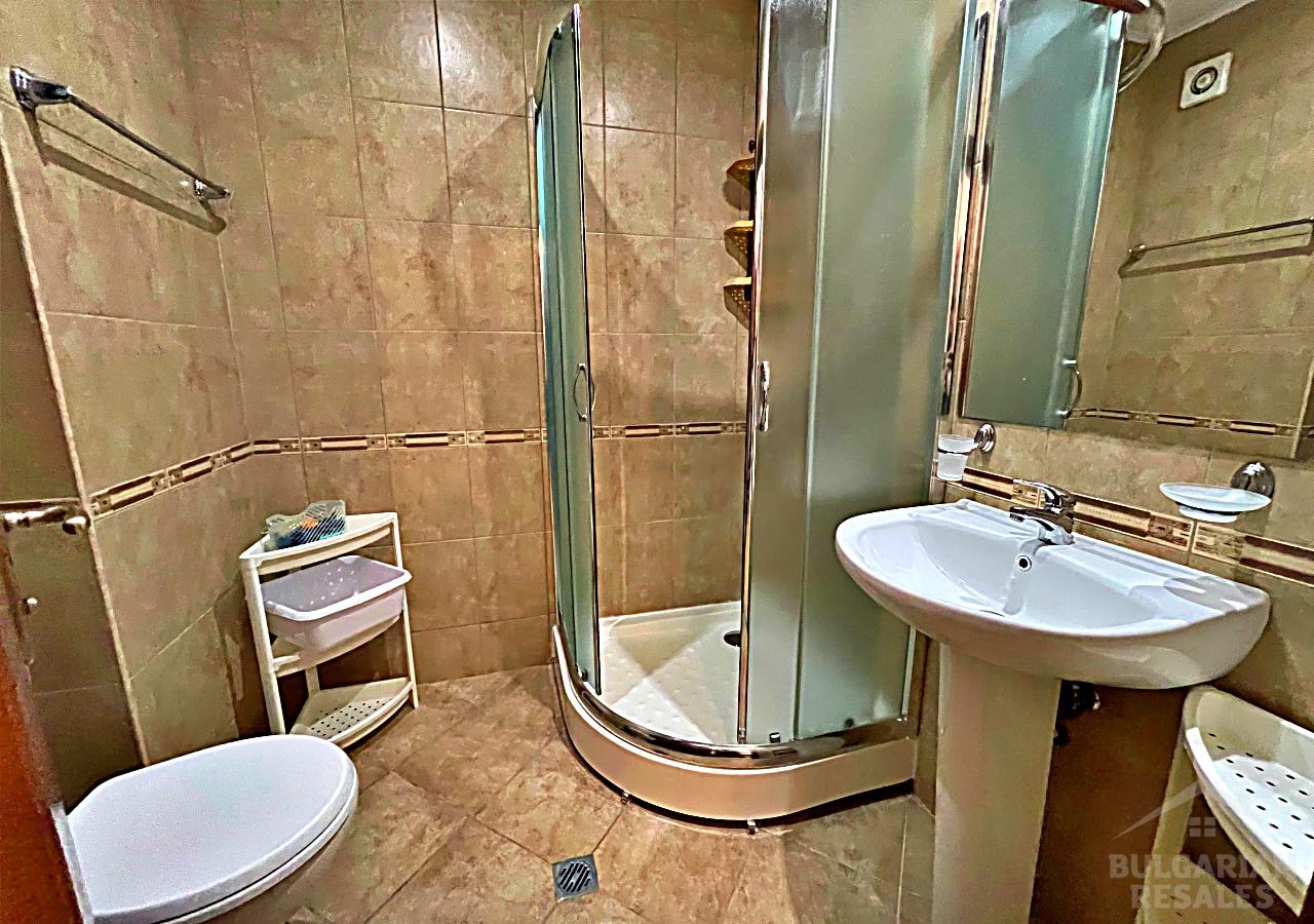 Квартира с выходом к бассейну в 