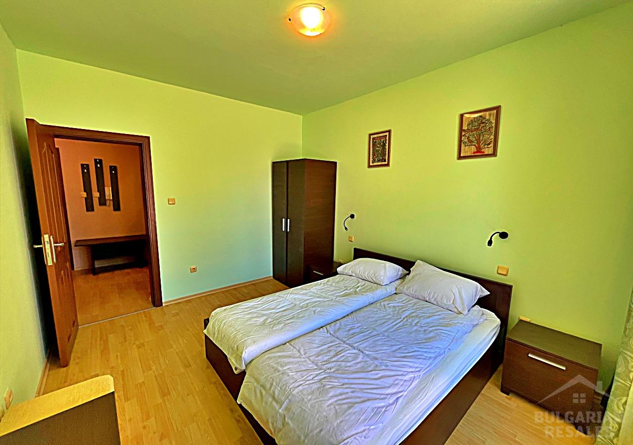 Квартира с выходом к бассейну в 