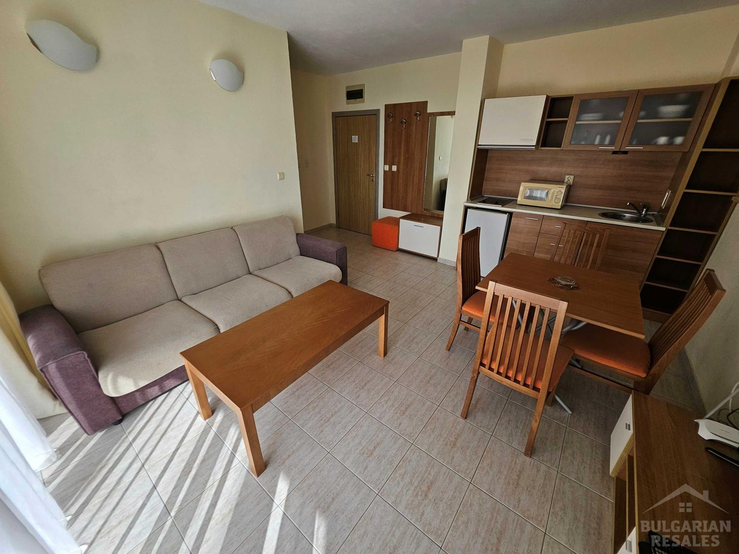 Bright 2-bedroom apartment with pool view ID: 5579 - Photo 5