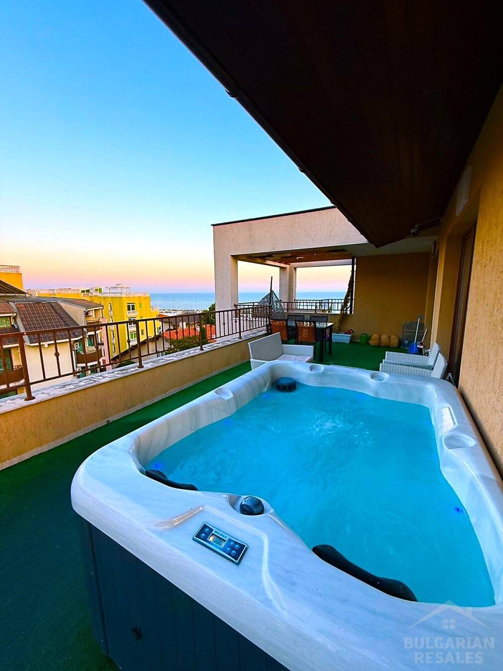 Penthouse z dużym tarasem i widokiem na morze, Sveti Vlas ID: 6361 - Фото1