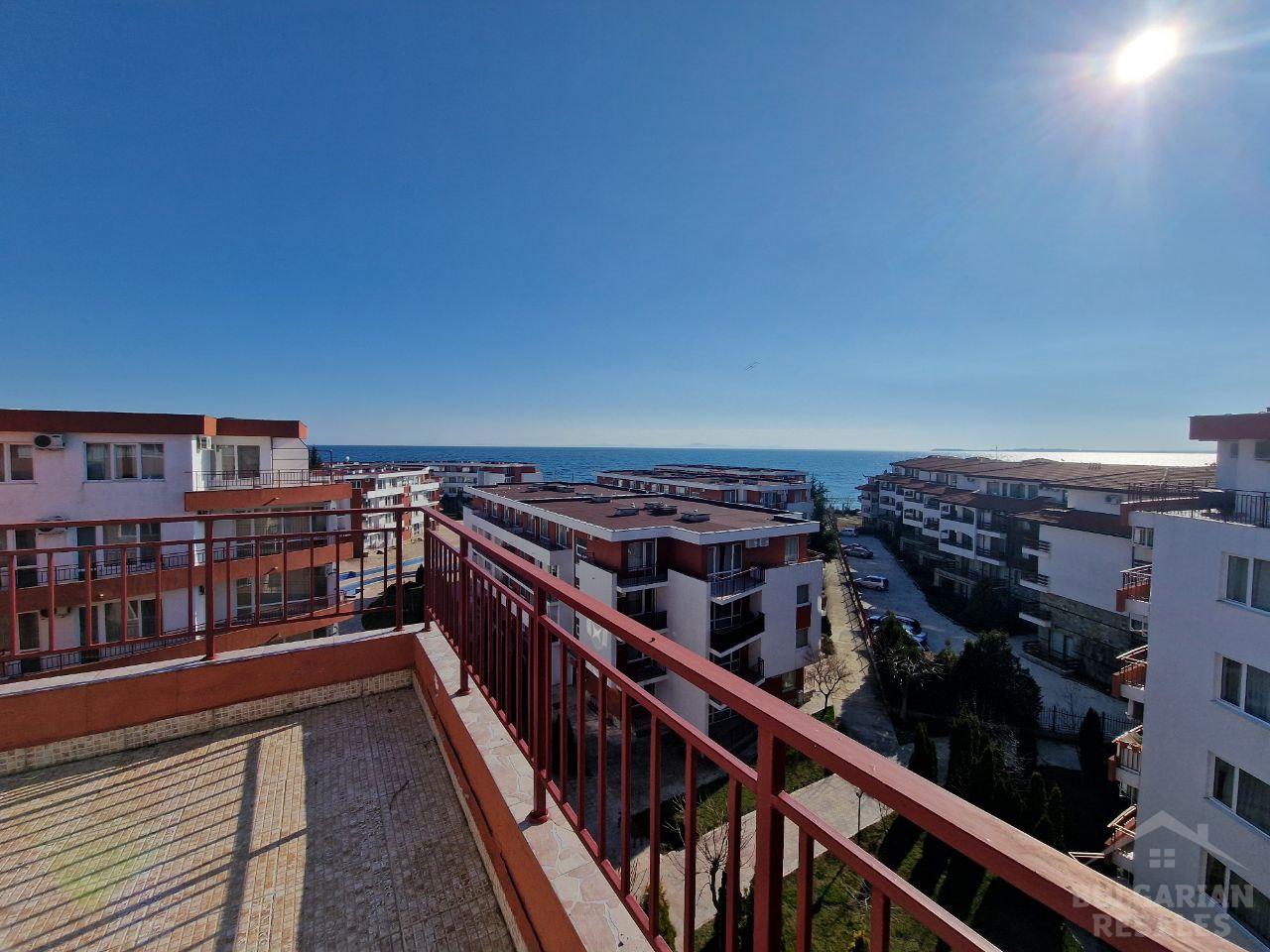 Bargain! Three bedrooms, large terrace, complex on the first line! ID: 4241 - Photo 1