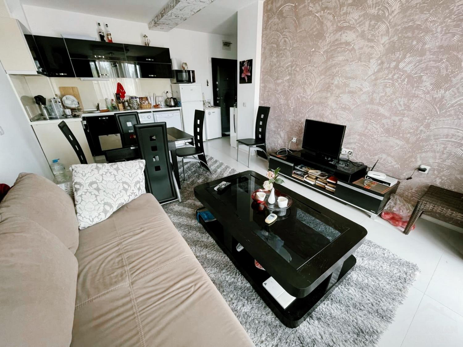 The first line by the sea! Flat with modern renovation and furniture ID: 3536 - Photo 13