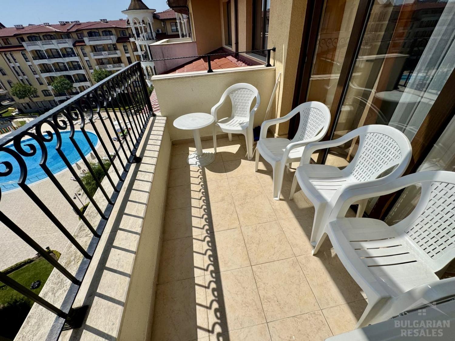 Изглед към басейна и три стаи - хубав апартамент в курорта ID: 5207 - Снимка 8