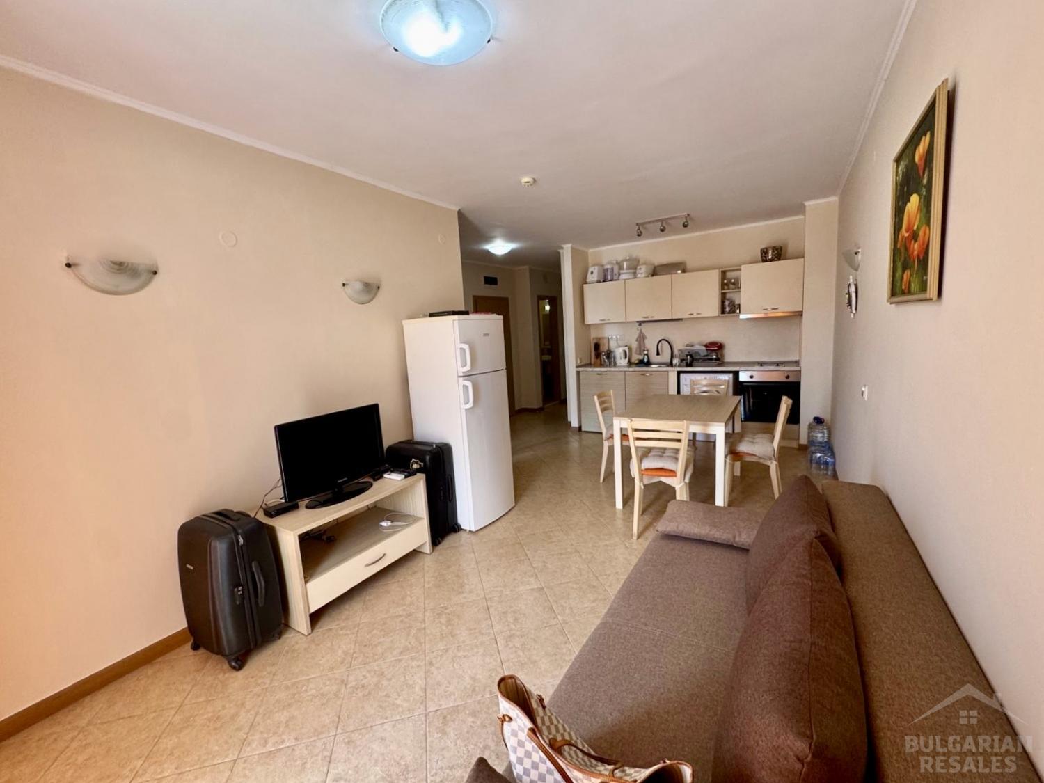 Изглед към басейна и три стаи - хубав апартамент в курорта ID: 5207 - Снимка 2