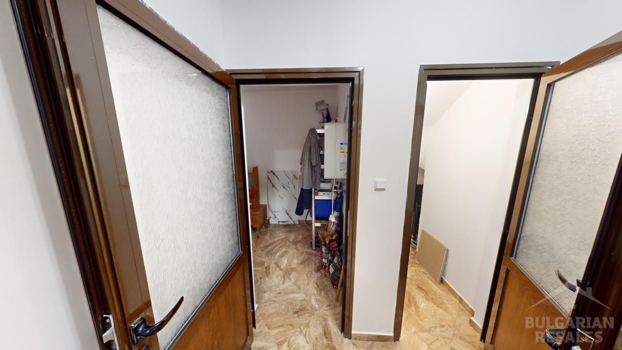 Trzypiętrowy dom z bezpośrednim dostępem do basenu ID: 5316 - Фото21