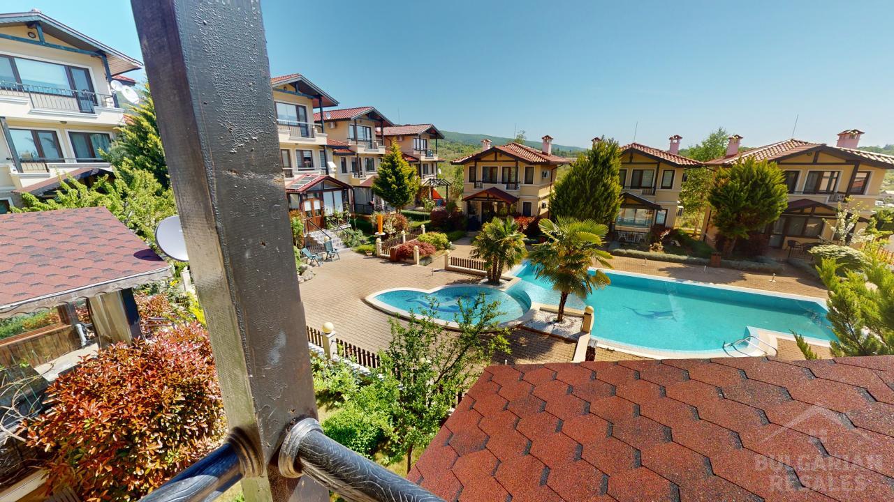 Trzypiętrowy dom z bezpośrednim dostępem do basenu ID: 5316 - Фото14