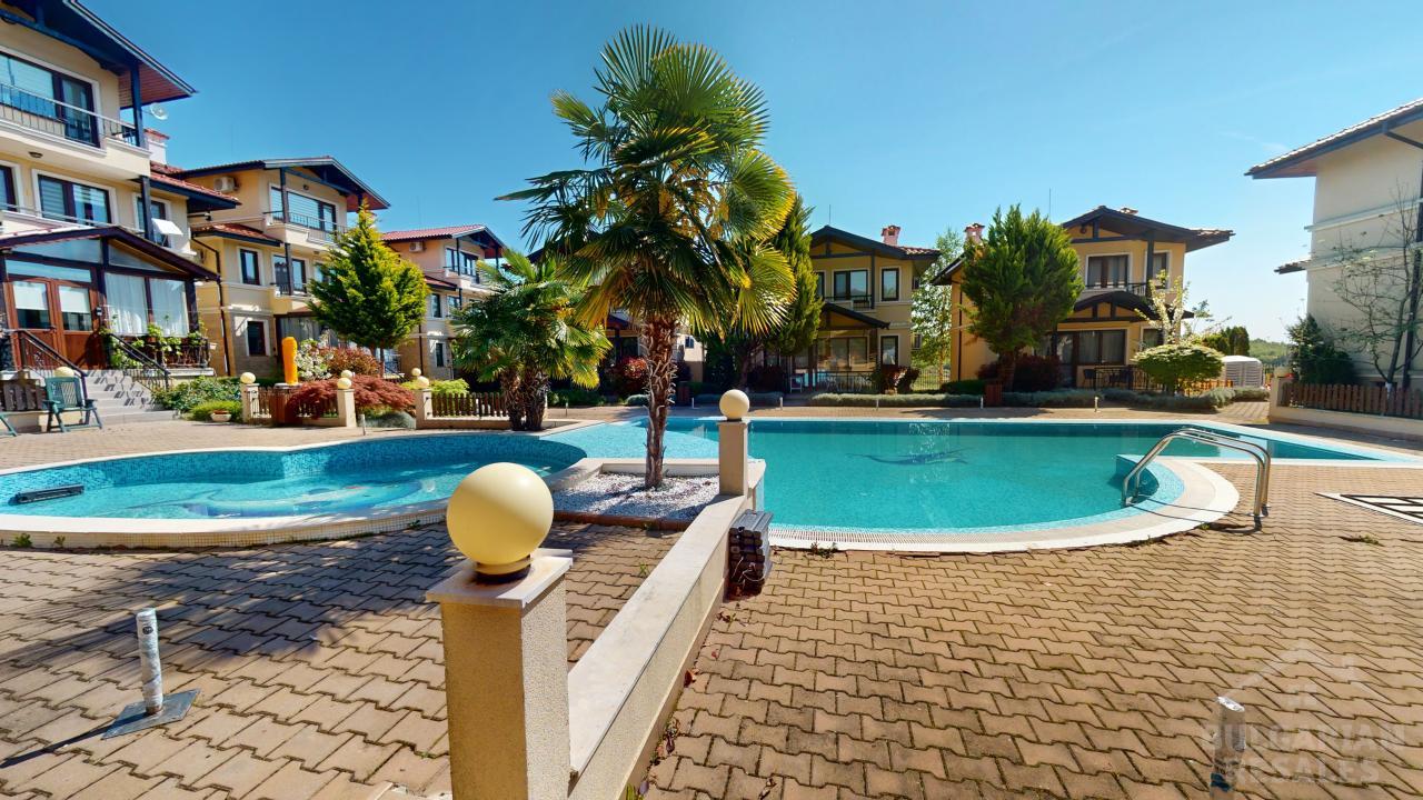 Trzypiętrowy dom z bezpośrednim dostępem do basenu ID: 5316 - Фото25