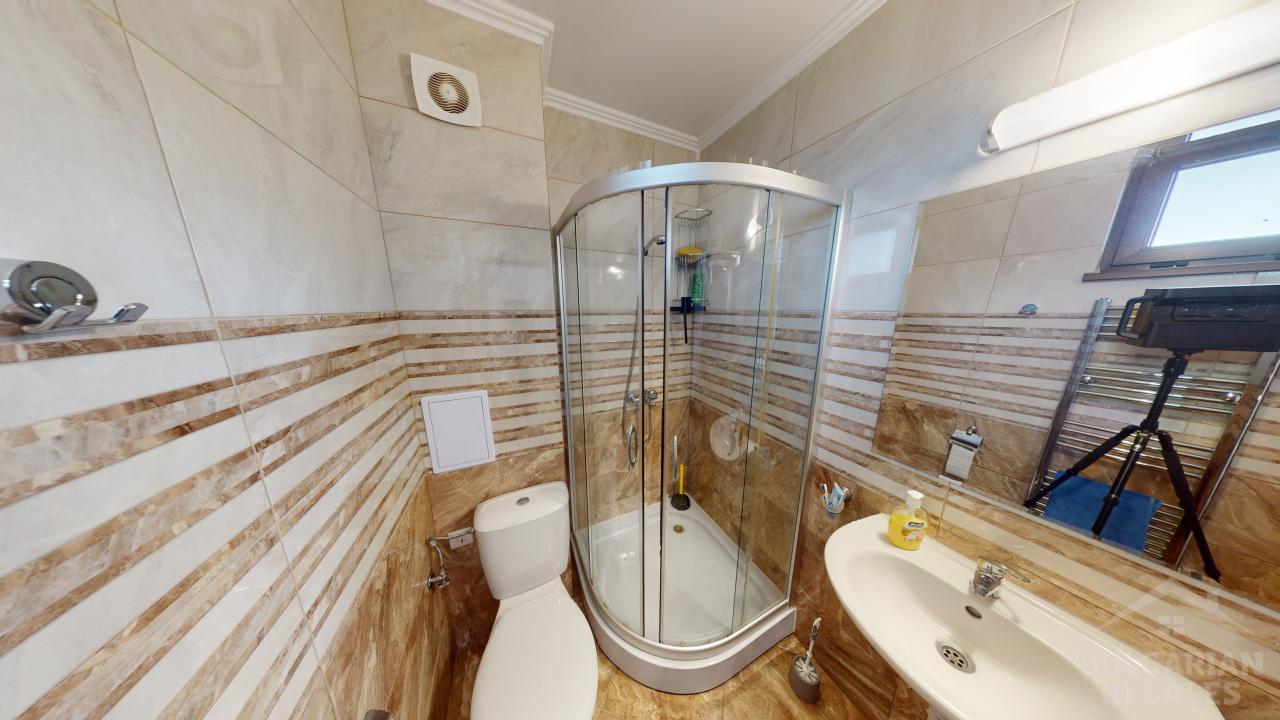 Trzypiętrowy dom z bezpośrednim dostępem do basenu ID: 5316 - Фото9