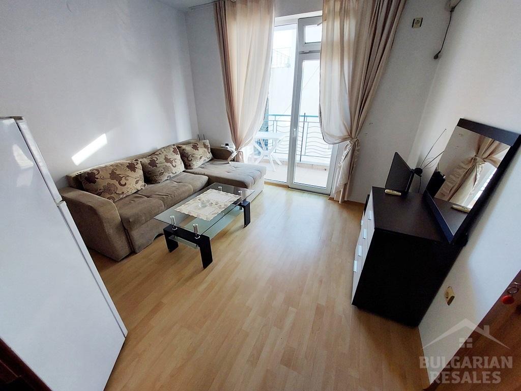 Great price! Two bedroom condo in gated community ID: 3300 - Photo 3