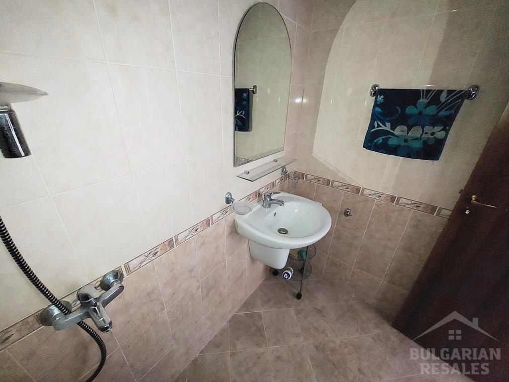 Great price! Two bedroom condo in gated community ID: 3300 - Photo 12