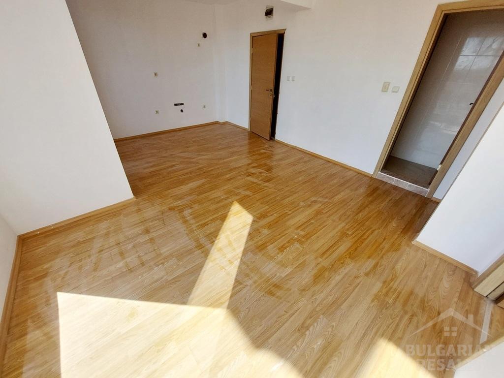 Большая квартира без мебели в закрытом комплексе ID: 3266 - Фото2